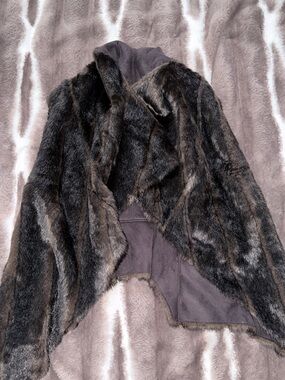 bebe Brown Faux Fur vest with Sheen